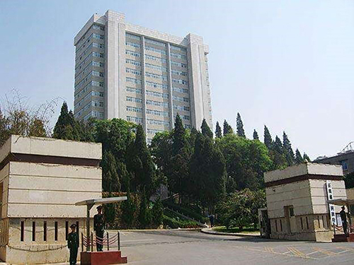 1、云南省人民政府辦公園區(qū)監(jiān)控報警系統(tǒng)升級改造項目500px.jpg